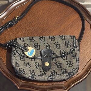 Vintage Dooney & Bourke Black & Tan Hand/Shoulder Bag Purse W/outside Pocket